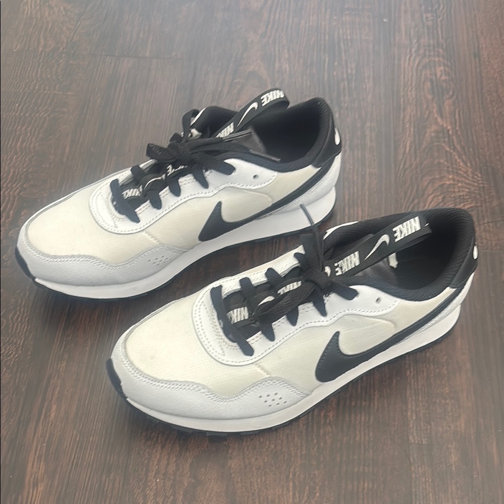 Nike youth shoes low top - Picture 6 of 7